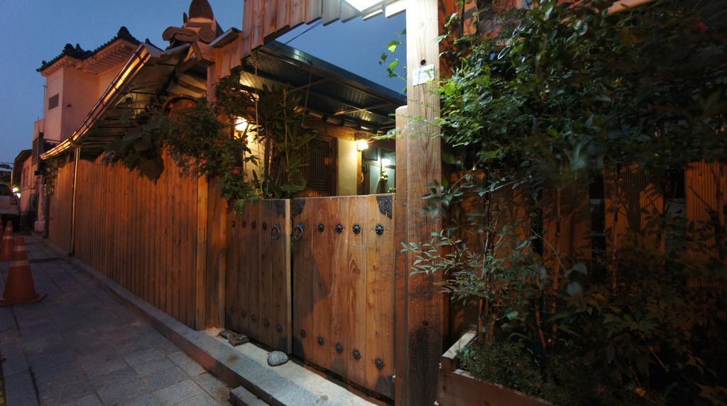 1928 Suimmaru Hanok Guesthouse Чонджу Екстериор снимка
