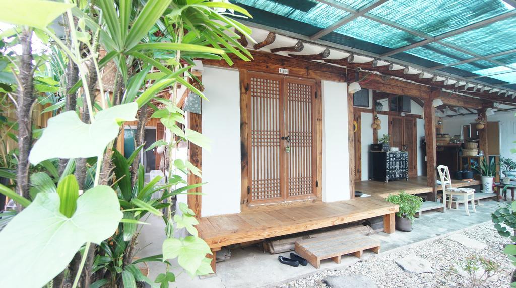 1928 Suimmaru Hanok Guesthouse Чонджу Екстериор снимка